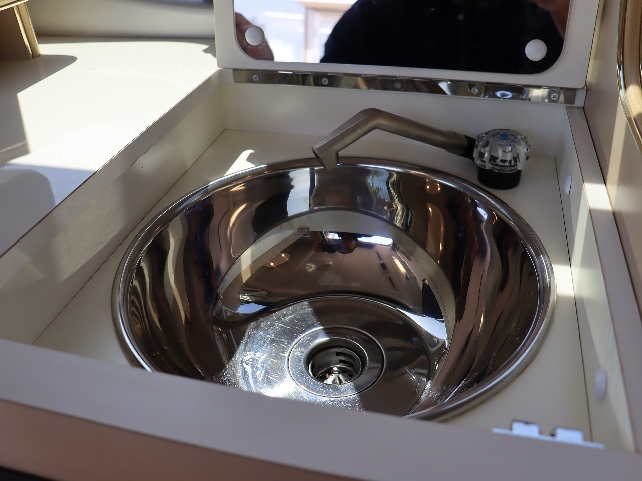 キャンピングカー バンコン NV350ｷｬﾗﾊﾞﾝ ﾘﾗｯｸｽﾜｺﾞﾝ FFﾋｰﾀｰ