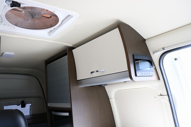 キャンピングカー バンコン ﾊｲｴｰｽ ﾄｲﾌｧｸﾄﾘｰGTｸﾞﾗﾝﾃﾞ FF暖房4WD