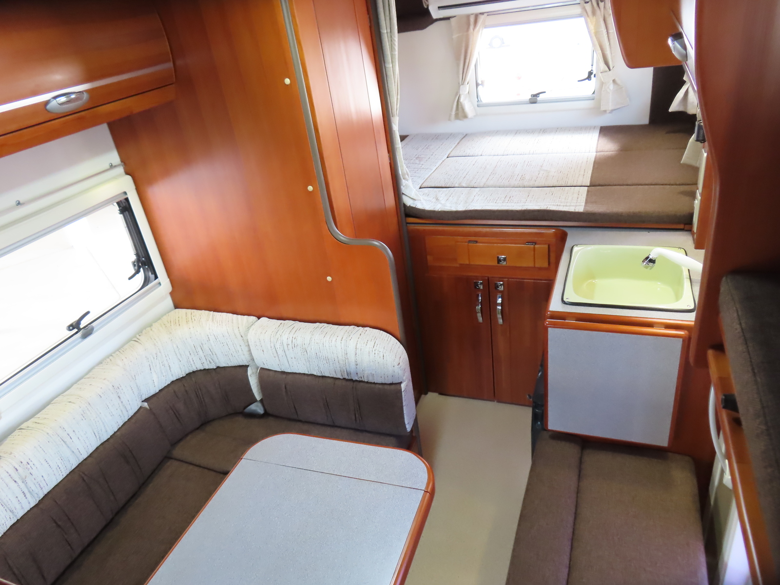 キャンピングカー キャブコン ﾊﾞﾈｯﾄ 東和 ｶｰﾋﾞｨRWB 家庭用ｴｱｺﾝ