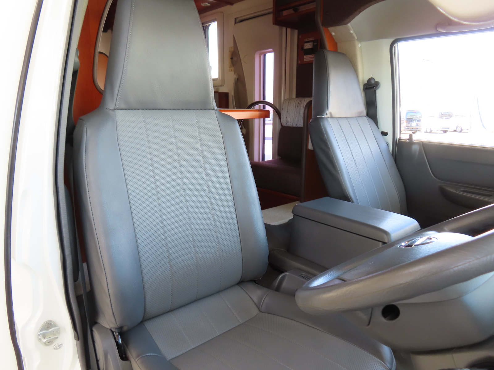 キャンピングカー キャブコン ﾊﾞﾈｯﾄ 東和 ｶｰﾋﾞｨRWB 家庭用ｴｱｺﾝ