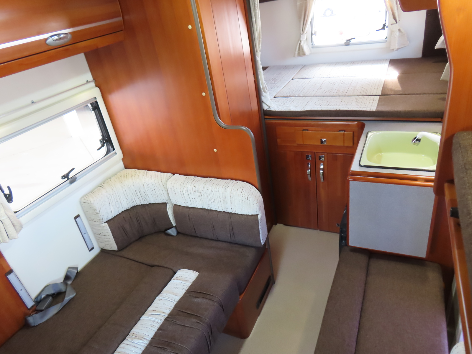 キャンピングカー キャブコン ﾊﾞﾈｯﾄ 東和 ｶｰﾋﾞｨRWB 家庭用ｴｱｺﾝ