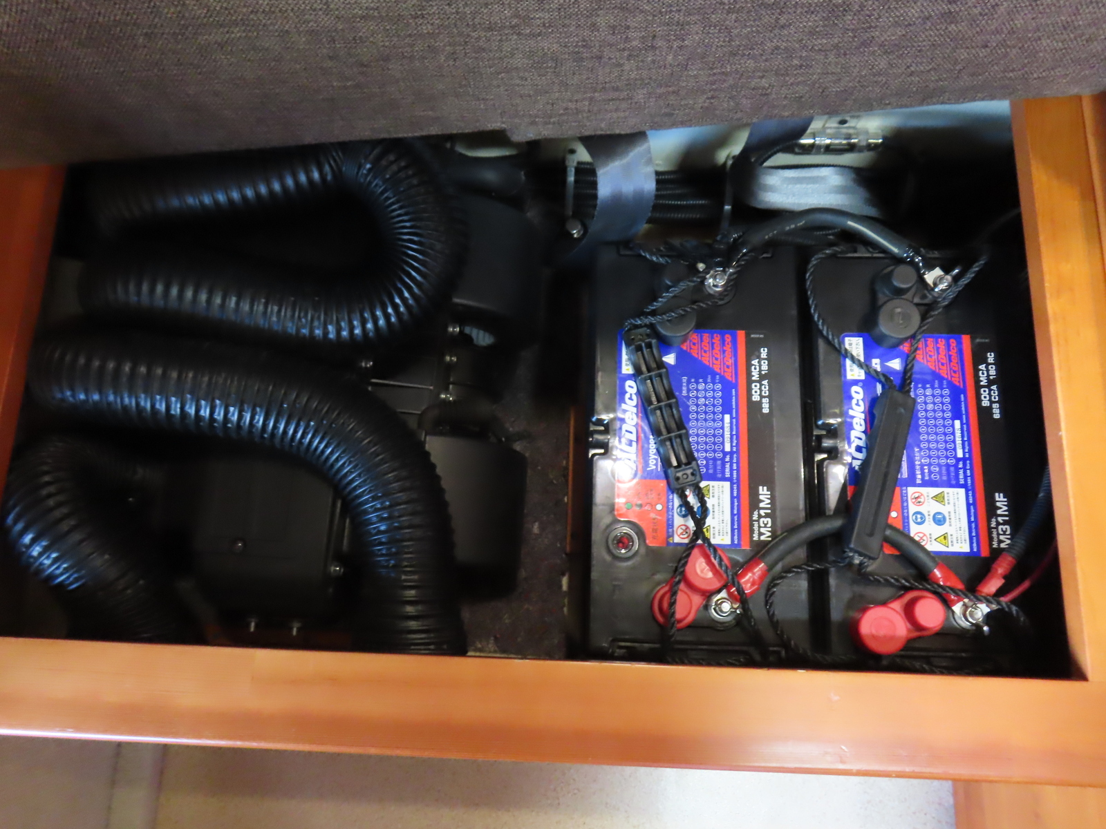 キャンピングカー キャブコン ﾊﾞﾈｯﾄ 東和 ｶｰﾋﾞｨRWB 家庭用ｴｱｺﾝ