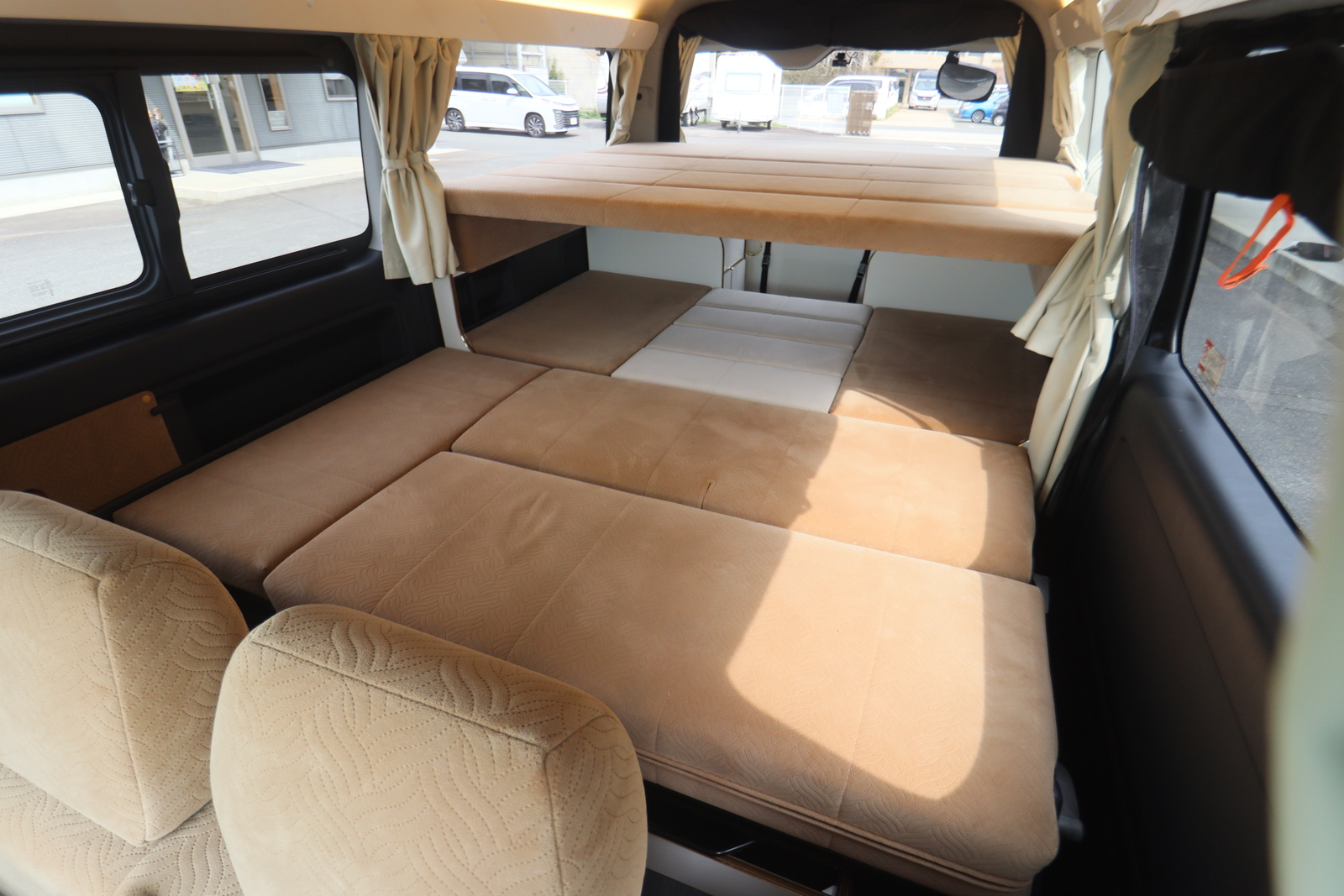 キャンピングカー バンコン ﾊｲｴｰｽ かｰいんてりあ高橋 ﾘﾗｯｸｽﾜｺﾞﾝ