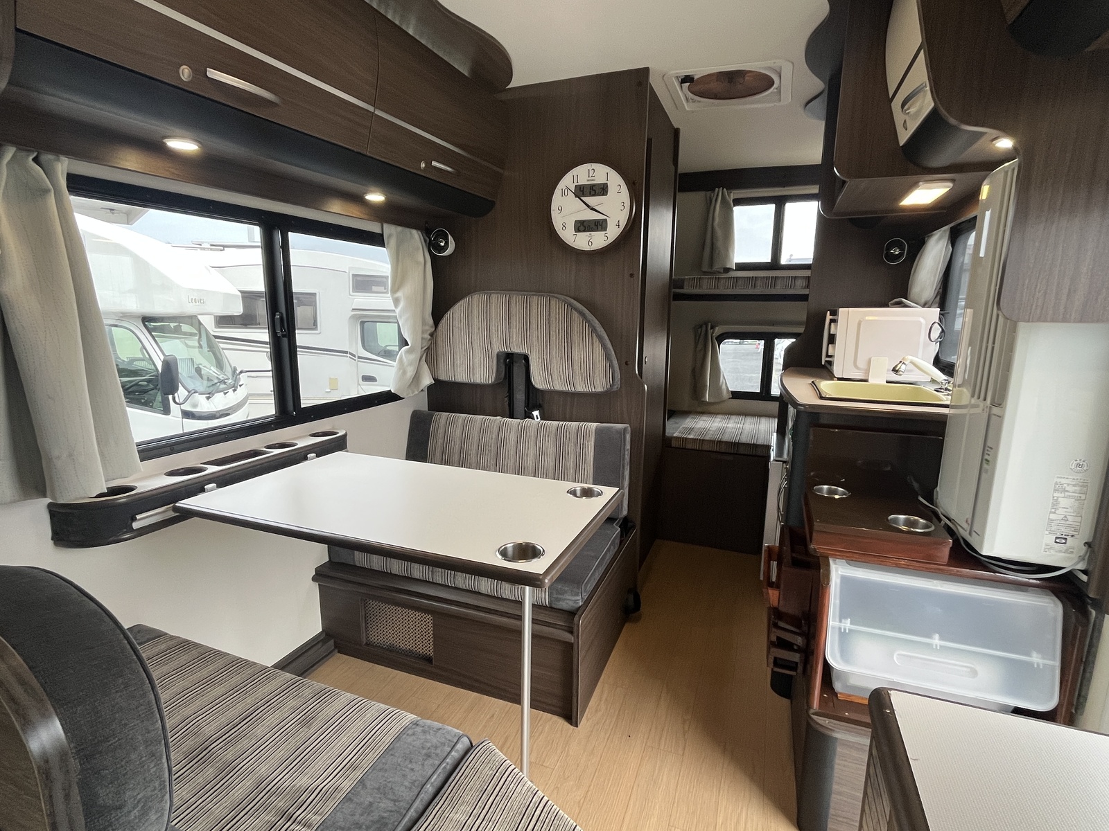 キャンピングカー キャブコン 東和ﾓｰﾀｰｽ ｳﾞｫｰﾝR2B 窓ｴｱｺﾝ 軽油4WD