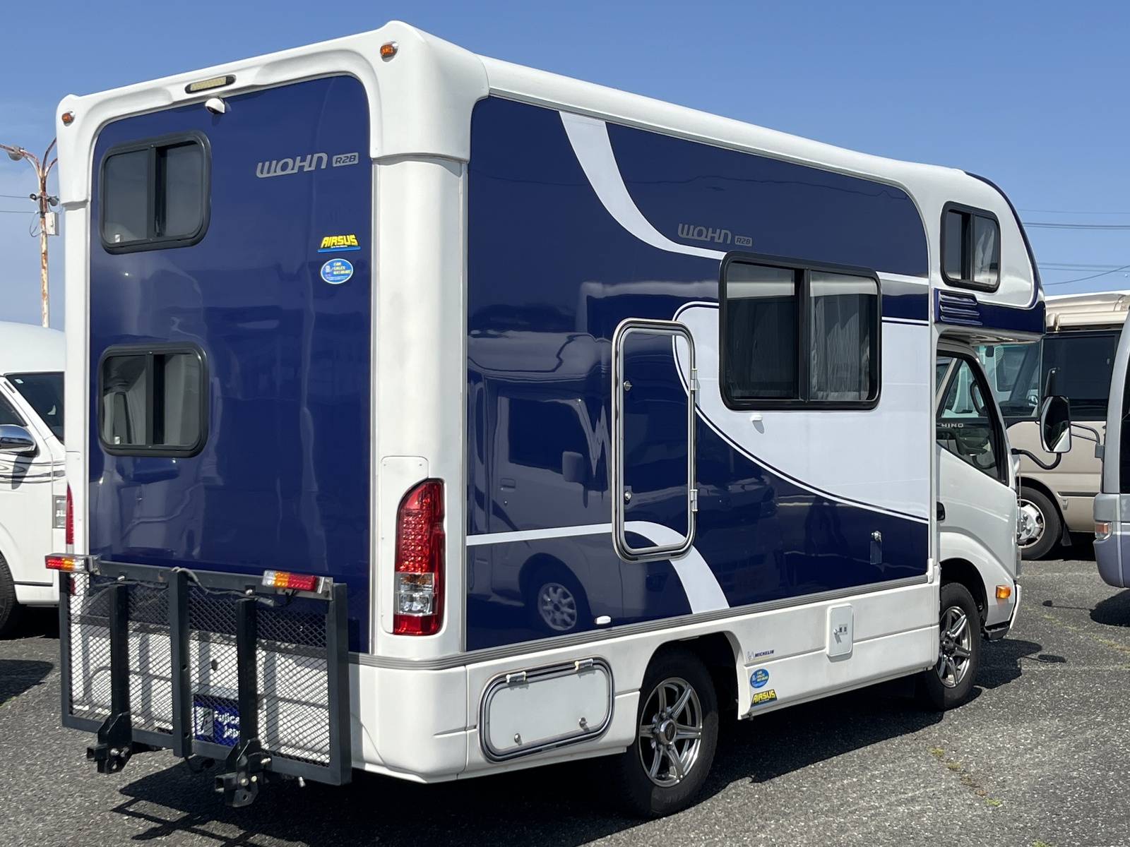 キャンピングカー キャブコン 東和ﾓｰﾀｰｽ ｳﾞｫｰﾝR2B 窓ｴｱｺﾝ 軽油4WD