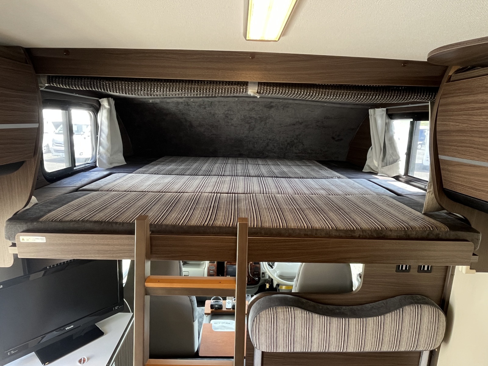 キャンピングカー キャブコン 東和ﾓｰﾀｰｽ ｳﾞｫｰﾝR2B 窓ｴｱｺﾝ 軽油4WD