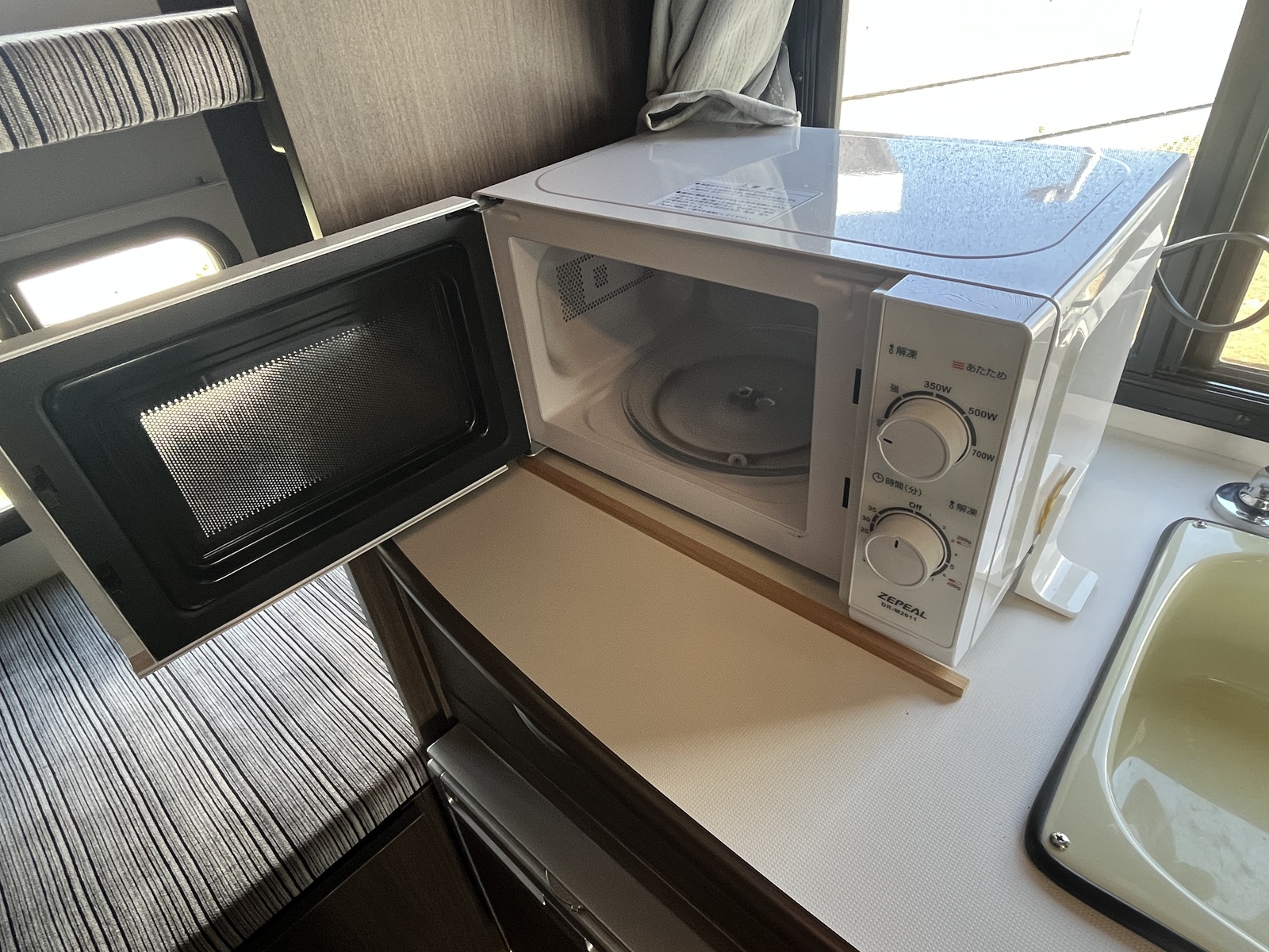 キャンピングカー キャブコン 東和ﾓｰﾀｰｽ ｳﾞｫｰﾝR2B 窓ｴｱｺﾝ 軽油4WD