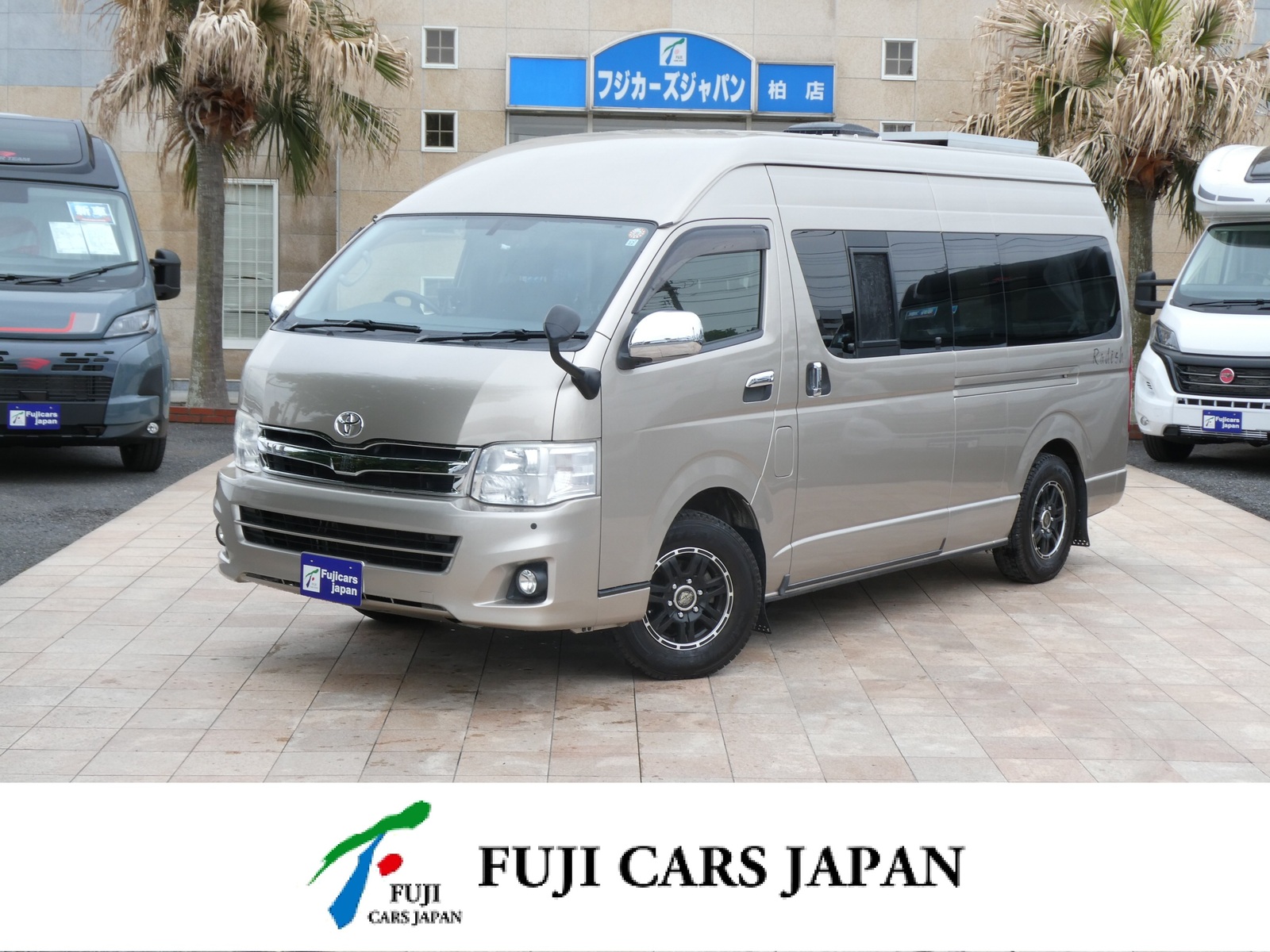 キャンピングカー バンコン ナッツRV　ラディッシュ　4WD　FF　ソーラーパネル