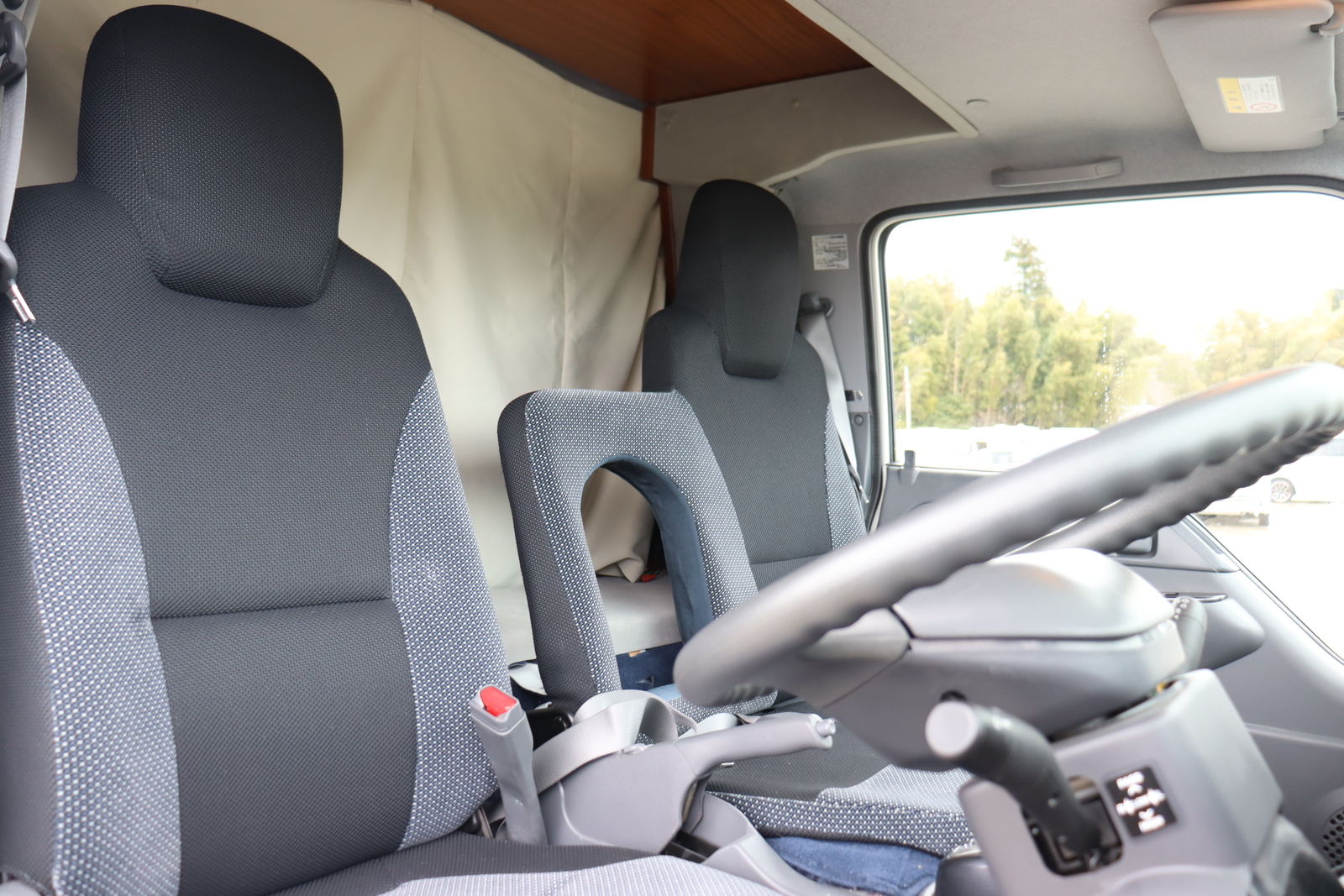 キャンピングカー キャブコン ﾋﾞｰｶﾑ ｴﾙﾌ　AtoZ製 ｱﾗﾓｽﾍﾟﾝﾄﾞ