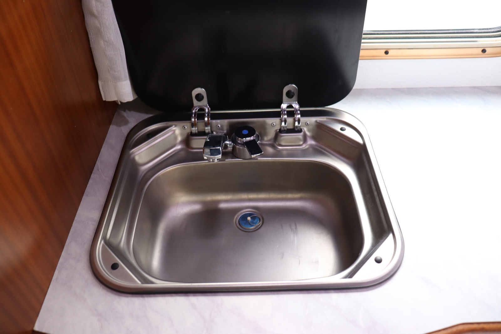 キャンピングカー キャブコン ﾋﾞｰｶﾑ ｴﾙﾌ　AtoZ製 ｱﾗﾓｽﾍﾟﾝﾄﾞ