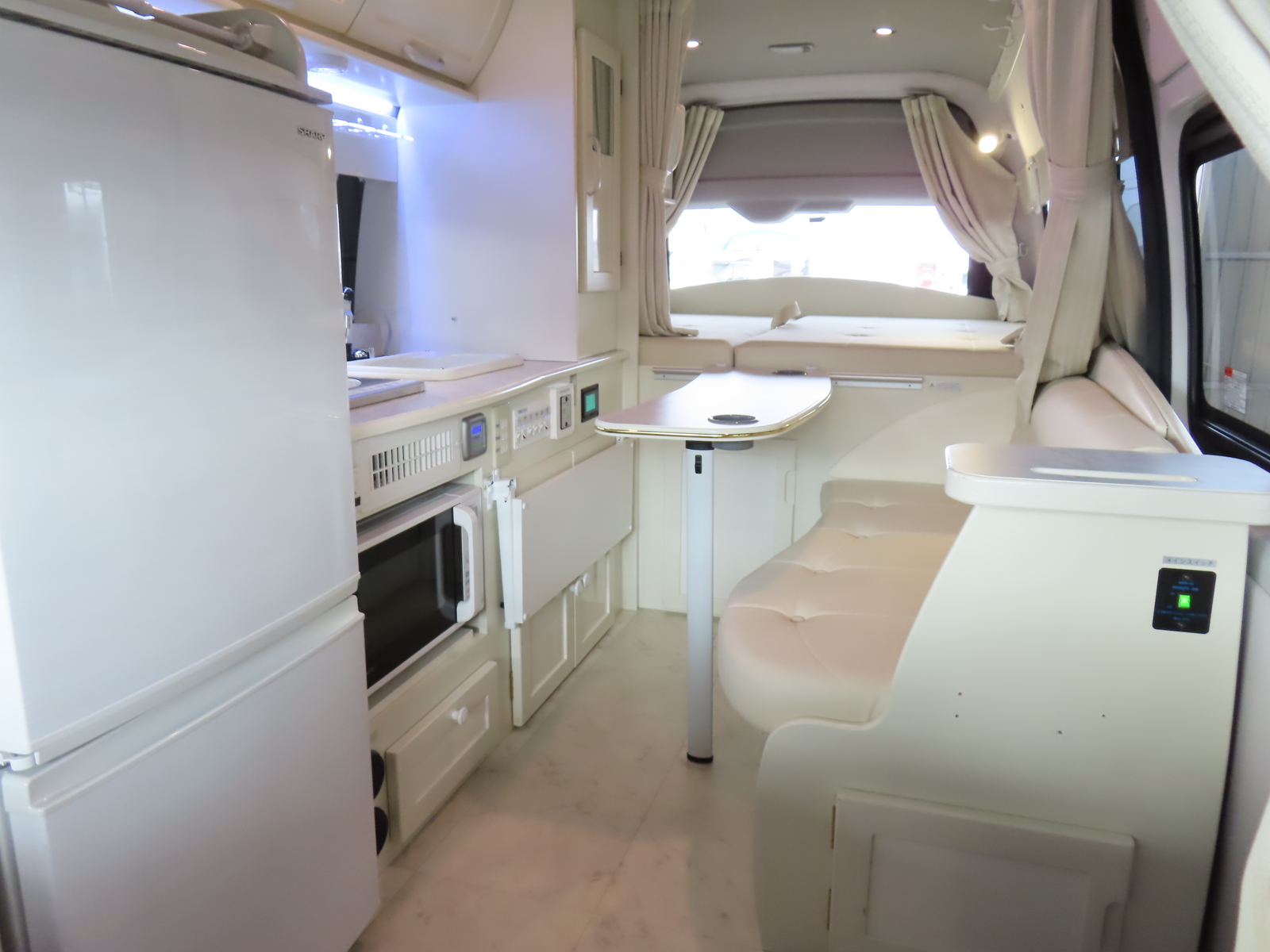 キャンピングカー バンコン ﾊｲｴｰｽRVﾋﾞｯｸﾌｯﾄｵｸﾀｰﾋﾞｱ 家ｴｱｺﾝ4WD