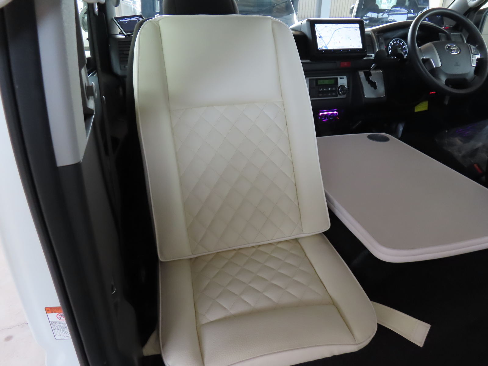 キャンピングカー バンコン ﾊｲｴｰｽRVﾋﾞｯｸﾌｯﾄｵｸﾀｰﾋﾞｱ 家ｴｱｺﾝ4WD