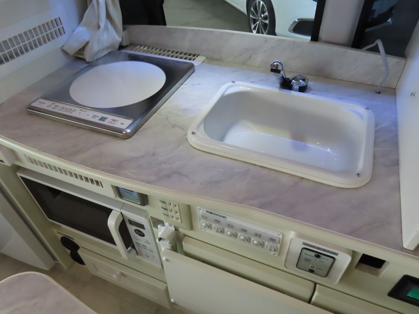 キャンピングカー バンコン ﾊｲｴｰｽRVﾋﾞｯｸﾌｯﾄｵｸﾀｰﾋﾞｱ 家ｴｱｺﾝ4WD