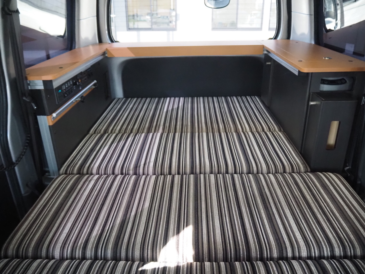 キャンピングカー バンコン ﾀｳﾝｴｰｽ ｱﾙﾄﾋﾟｱｰﾉ 基本電源ﾕﾆｯﾄ 4WD