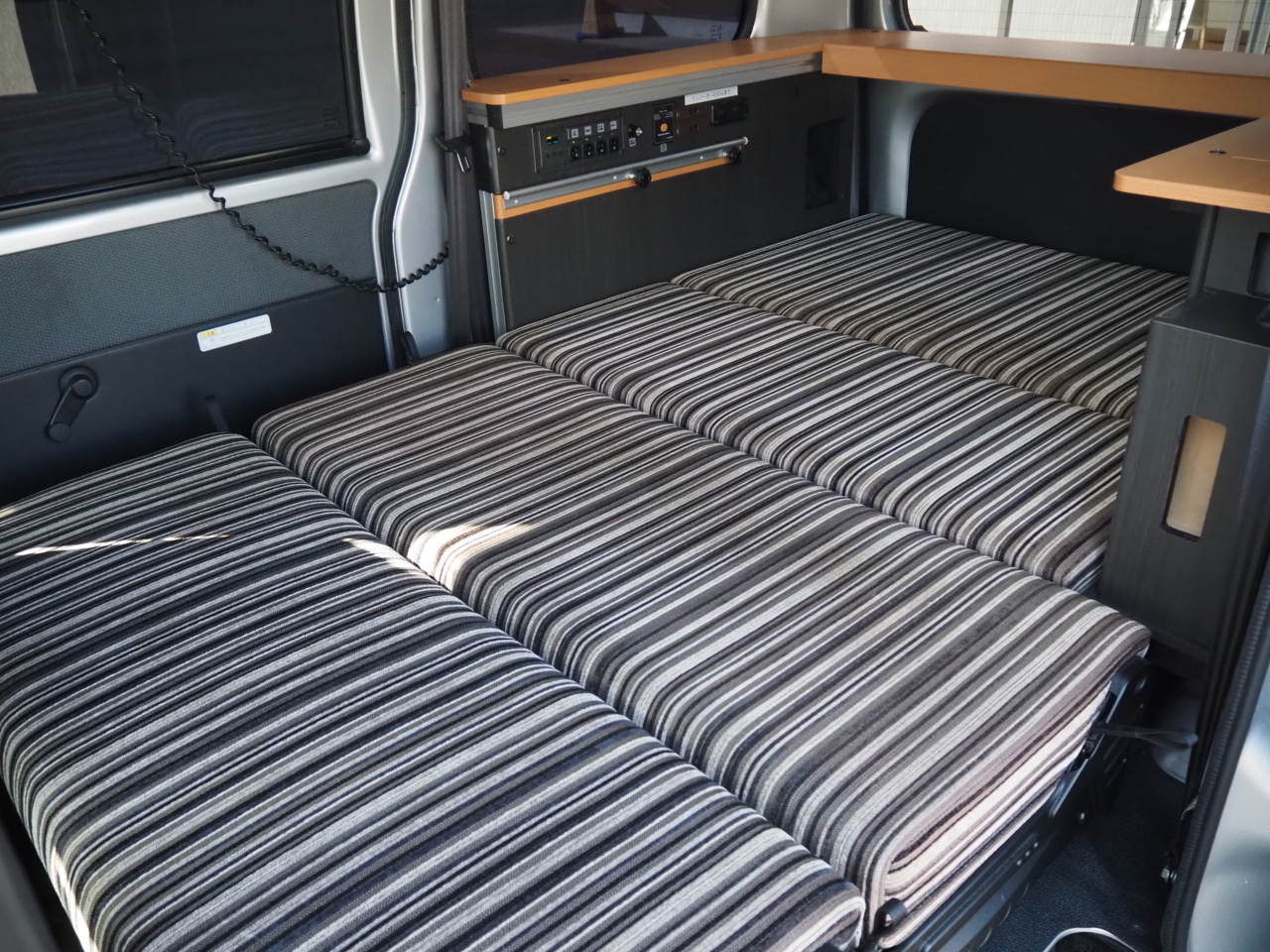 キャンピングカー バンコン ﾀｳﾝｴｰｽ ｱﾙﾄﾋﾟｱｰﾉ 基本電源ﾕﾆｯﾄ 4WD