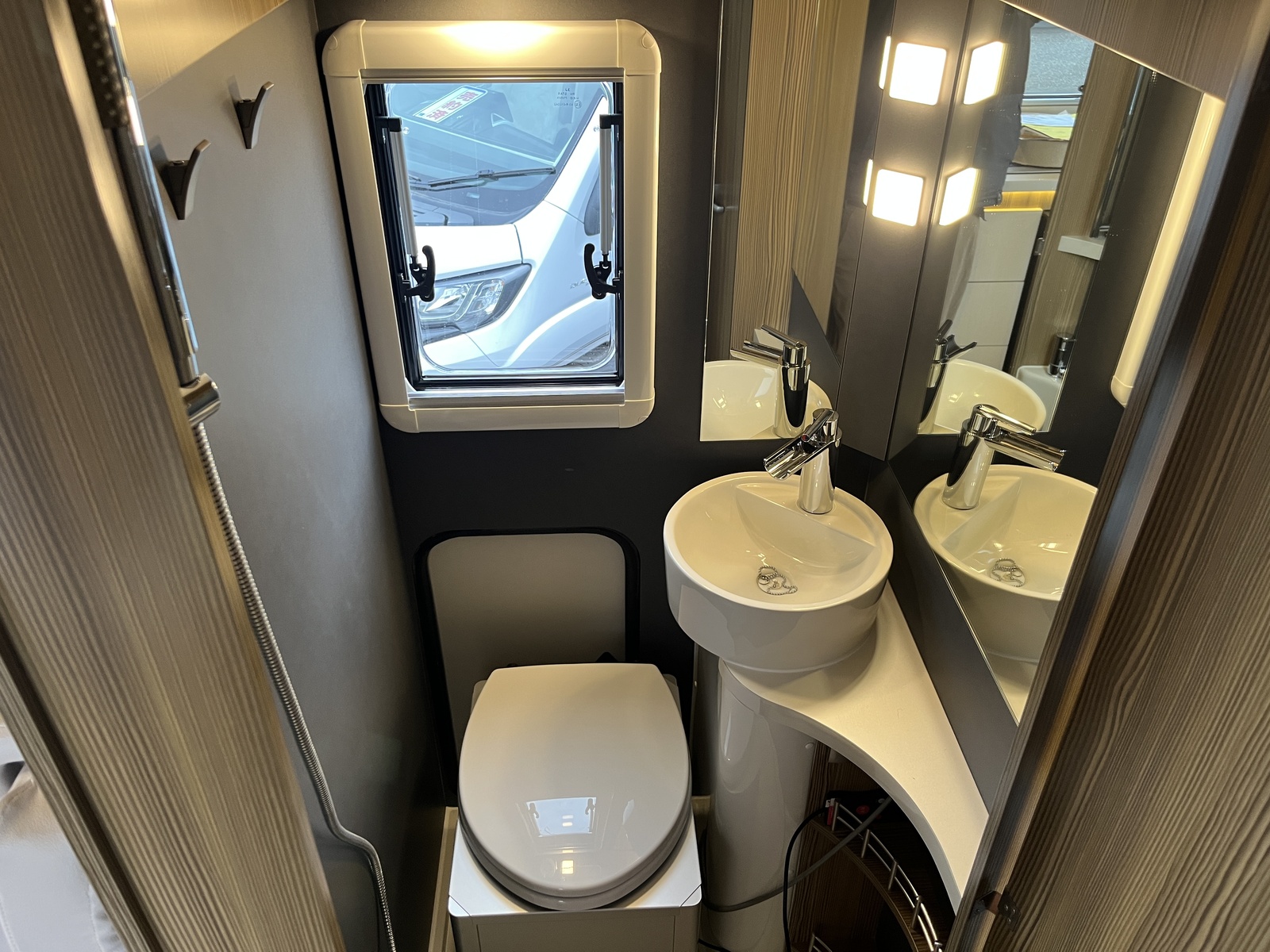 キャンピングカー キャブコン ﾊﾞﾝﾃｯｸ ｼﾞﾙ520ｲﾘｽ ﾘﾁｳﾑ 4駆 1ｵｰﾅｰ