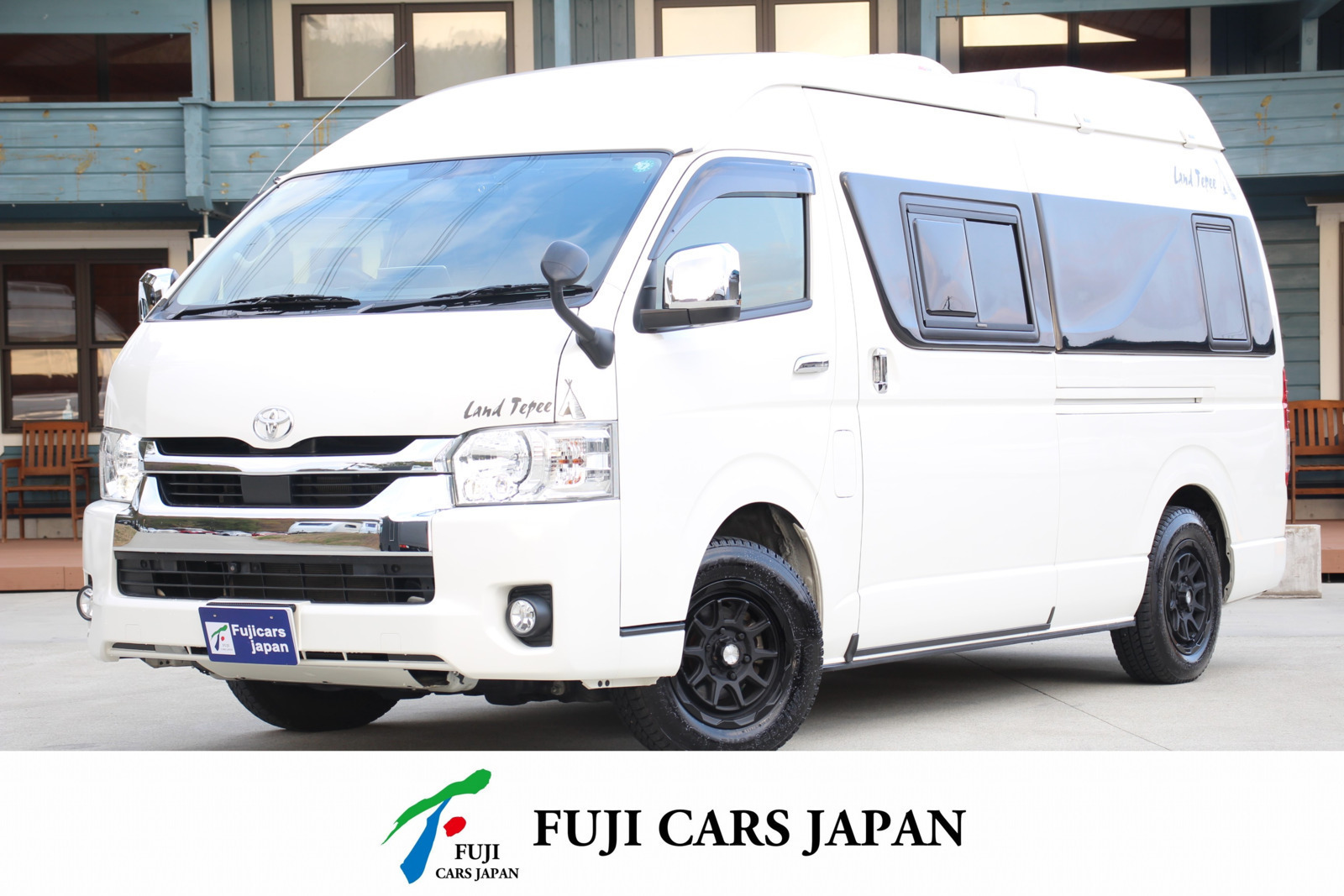 キャンピングカー バンコン ハイエース ランドティピー グランデカーサ 4WD