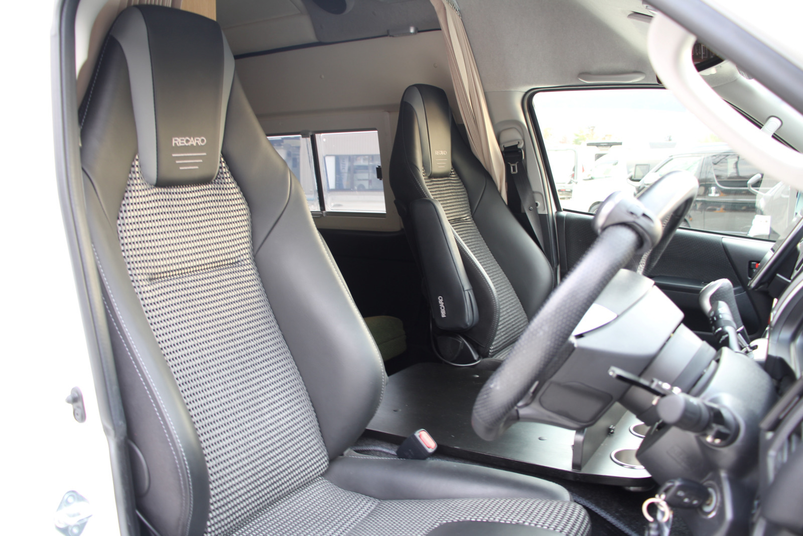 キャンピングカー バンコン ﾊｲｴｰｽ ﾗﾝﾄﾞﾃｨﾋﾟｰ ｸﾞﾗﾝﾃﾞｶｰｻ 4WD