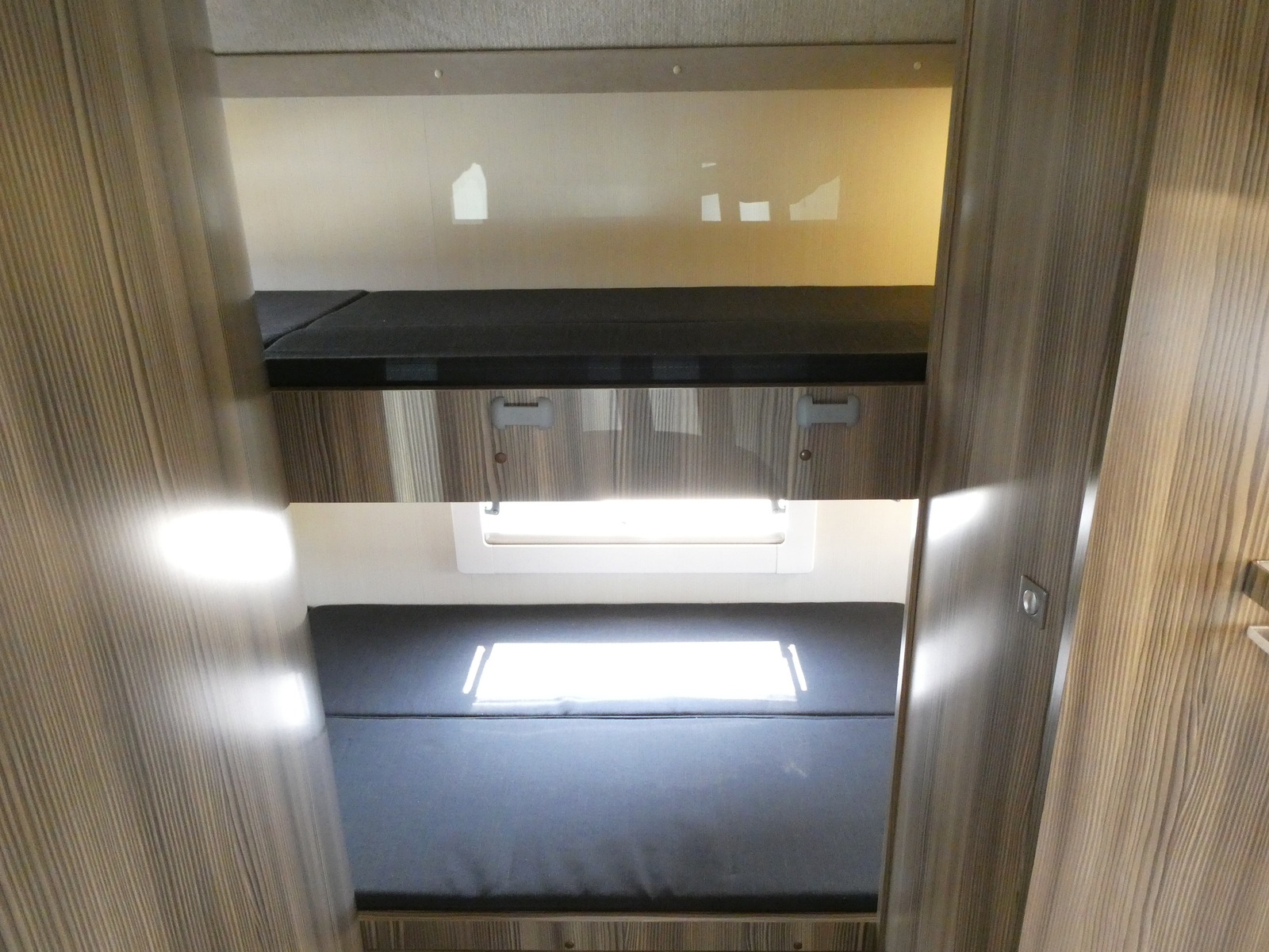 キャンピングカー キャブコン ﾊﾞﾝﾃｯｸ　ｼﾞﾙ520　KDY系　家AC　ｿｰﾗｰ