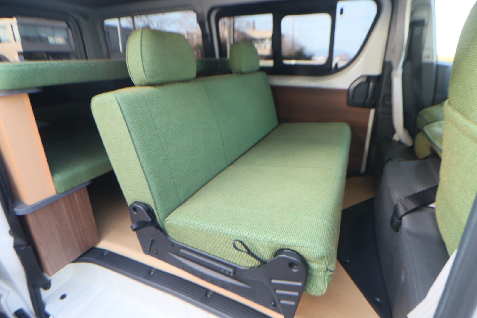 キャンピングカー バンコン ﾊｲｴｰｽ ﾄｲﾌｧｸﾄﾘｰ ｸﾞﾘｰﾝﾊﾞﾃﾞｨAﾀｲﾌﾟ