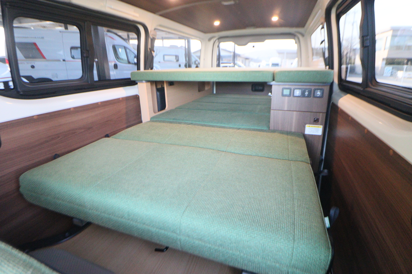 キャンピングカー バンコン ﾊｲｴｰｽ ﾄｲﾌｧｸﾄﾘｰ ｸﾞﾘｰﾝﾊﾞﾃﾞｨAﾀｲﾌﾟ