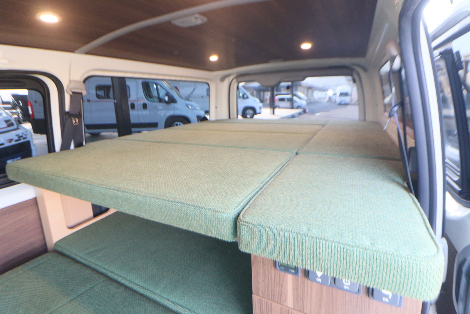 キャンピングカー バンコン ﾊｲｴｰｽ ﾄｲﾌｧｸﾄﾘｰ ｸﾞﾘｰﾝﾊﾞﾃﾞｨAﾀｲﾌﾟ