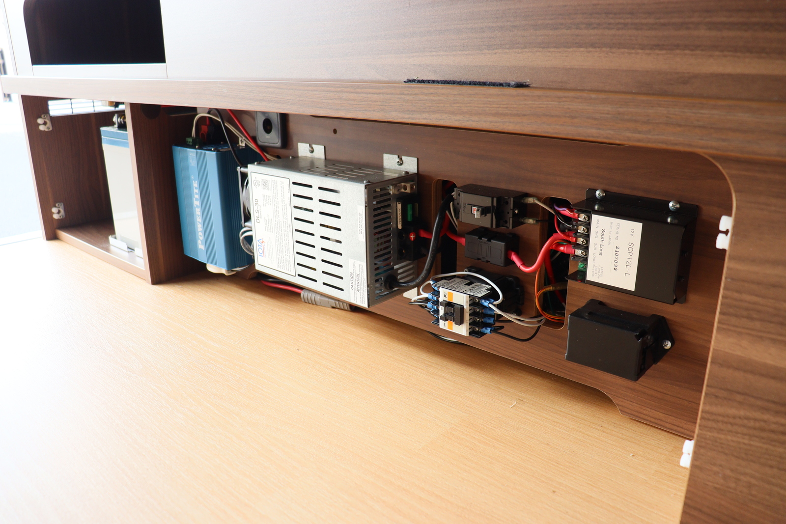 キャンピングカー バンコン ﾊｲｴｰｽ ﾄｲﾌｧｸﾄﾘｰ ｸﾞﾘｰﾝﾊﾞﾃﾞｨAﾀｲﾌﾟ