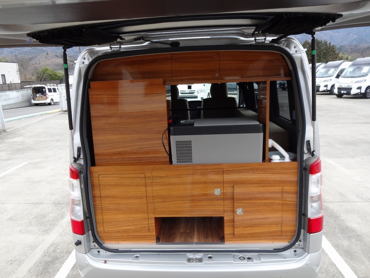 キャンピングカー バンコン ﾀｳﾝｴｰｽ ｽﾃｰｼﾞ21 ﾘｿﾞｰﾄﾃﾞｭｵ ﾙｸｼｵ