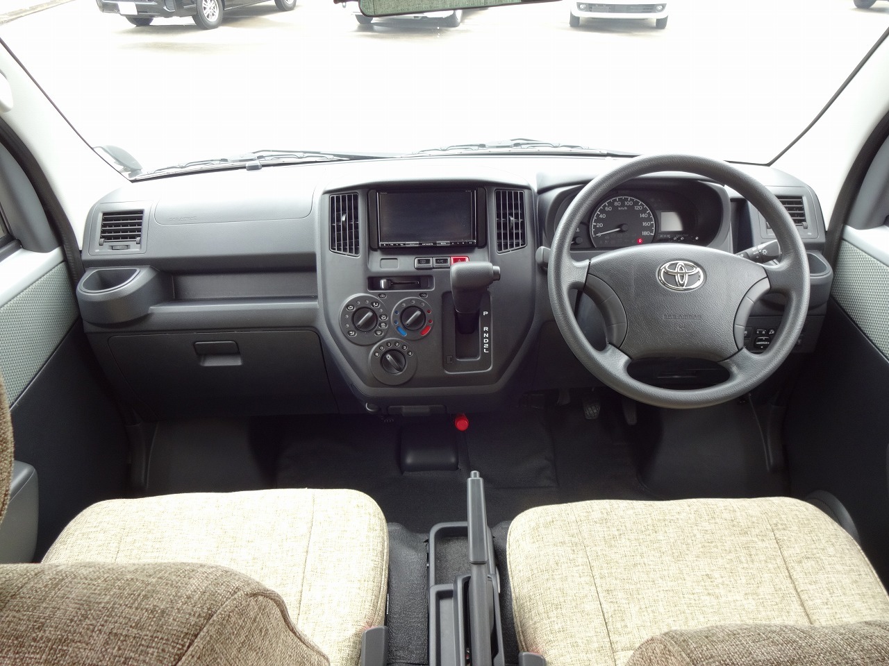 キャンピングカー バンコン ﾀｳﾝｴｰｽ ｽﾃｰｼﾞ21 ﾘｿﾞｰﾄﾃﾞｭｵ ﾙｸｼｵ