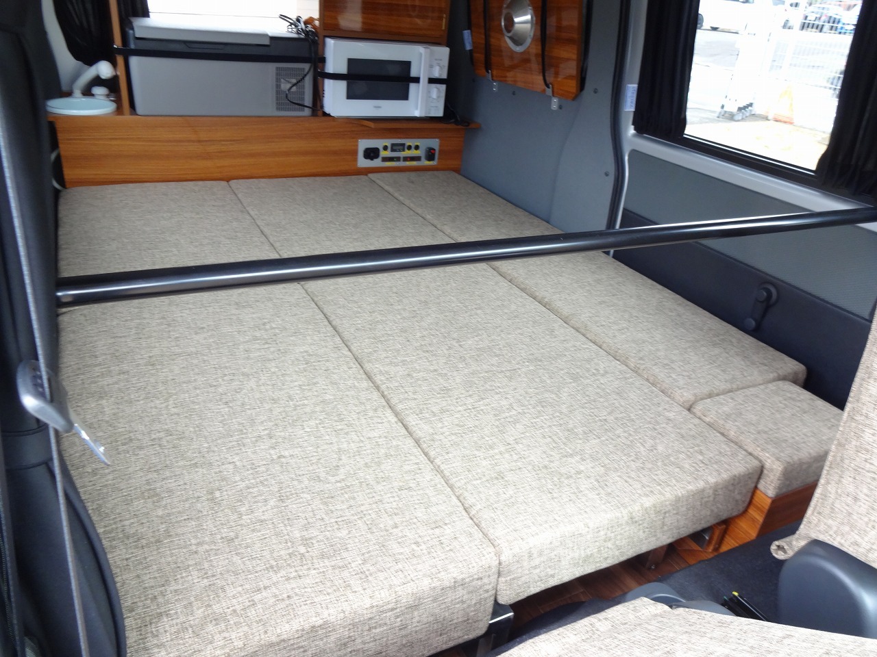 キャンピングカー バンコン ﾀｳﾝｴｰｽ ｽﾃｰｼﾞ21 ﾘｿﾞｰﾄﾃﾞｭｵ ﾙｸｼｵ