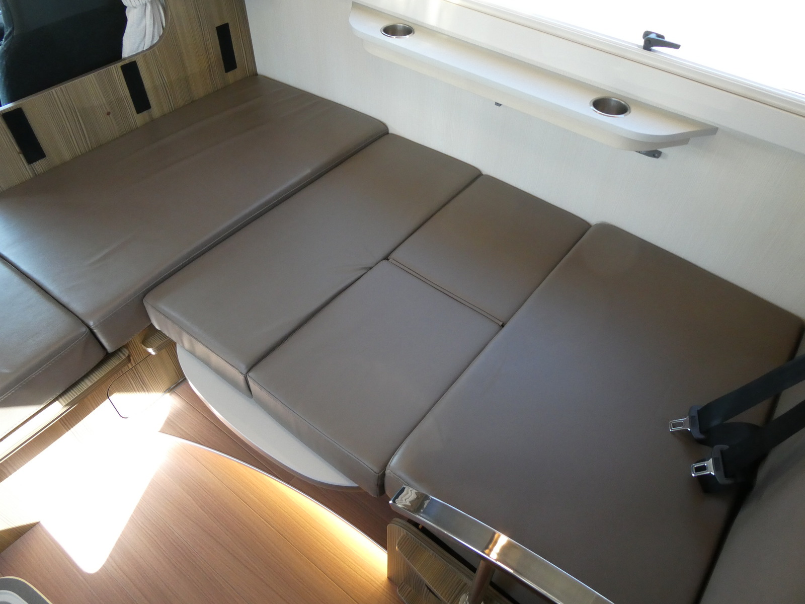 キャンピングカー キャブコン ﾊﾞﾝﾃｯｸ　ｼﾞﾙ520　GDY系ﾘｱﾀﾞﾌﾞﾙﾀｲﾔ　家AC