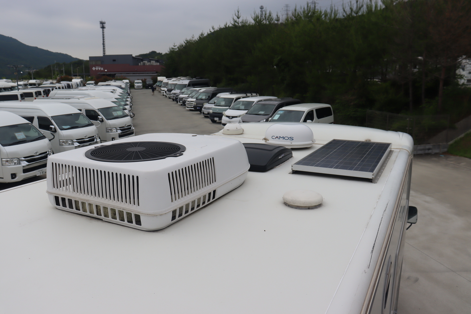 キャンピングカー バスコン ﾘｴｯｾⅡ ﾅｯﾂRV ﾎﾞｰﾀﾞｰ60　発電機