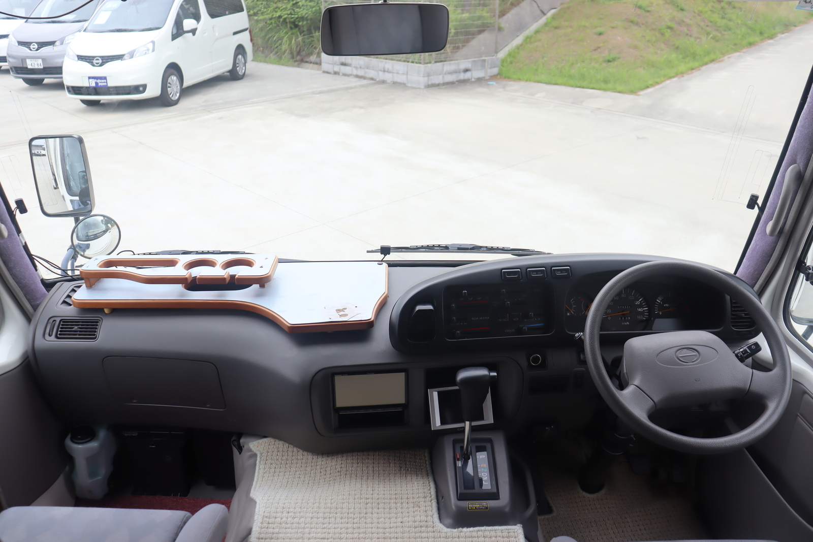 キャンピングカー バスコン ﾘｴｯｾⅡ ﾅｯﾂRV ﾎﾞｰﾀﾞｰ60　発電機
