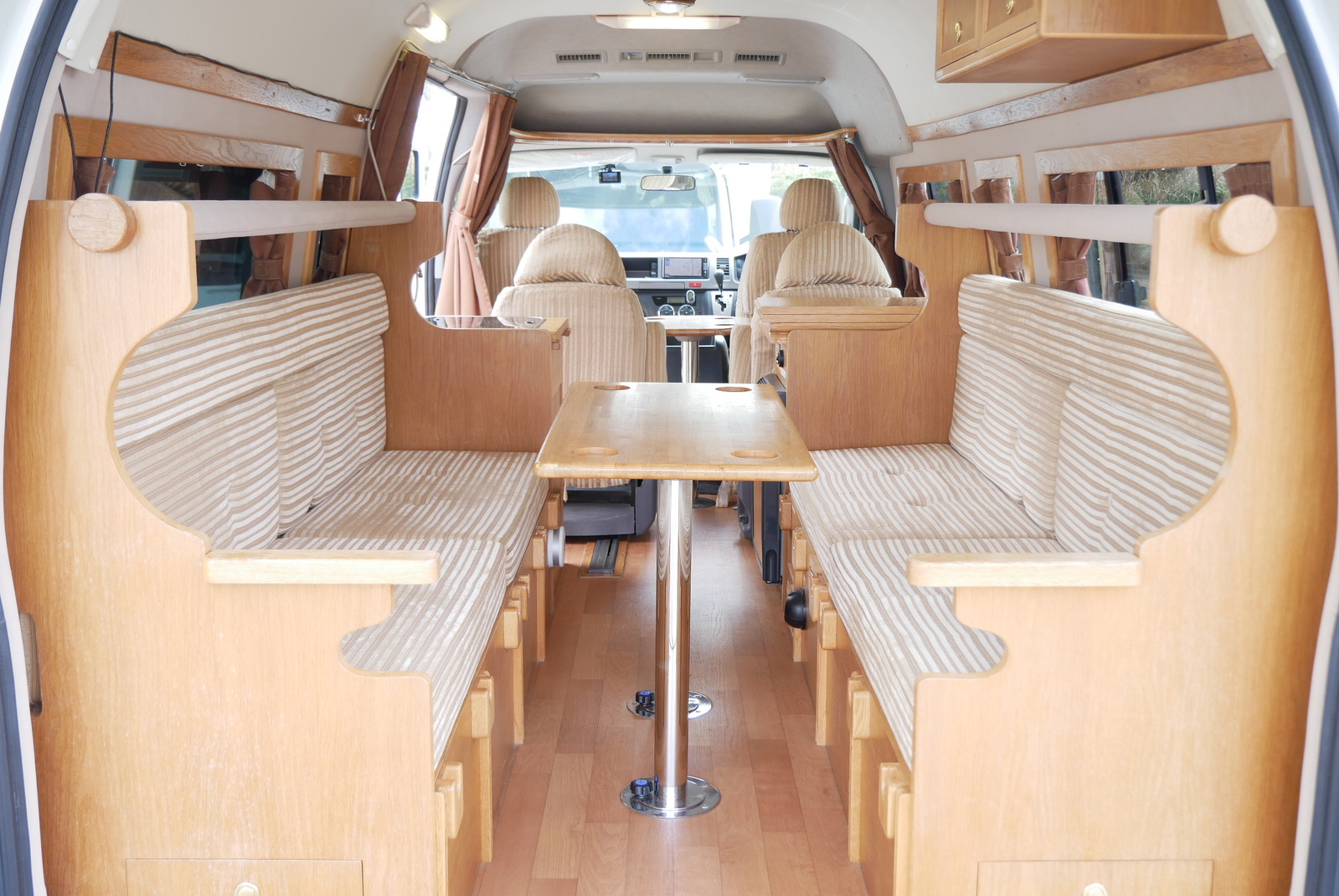 キャンピングカー バンコン ﾊｲｴｰｽｶﾄｰﾓｰﾀｰｱｼﾞｱﾝ FF暖房 ﾘﾁｳﾑ4WD