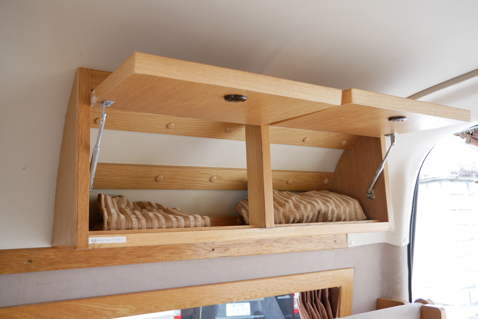 キャンピングカー バンコン ﾊｲｴｰｽｶﾄｰﾓｰﾀｰｱｼﾞｱﾝ FF暖房 ﾘﾁｳﾑ4WD