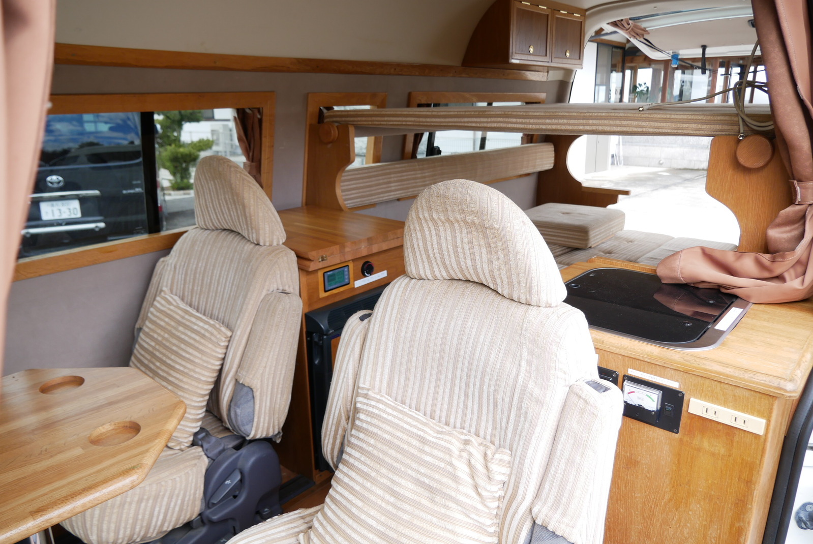 キャンピングカー バンコン ﾊｲｴｰｽｶﾄｰﾓｰﾀｰｱｼﾞｱﾝ FF暖房 ﾘﾁｳﾑ4WD