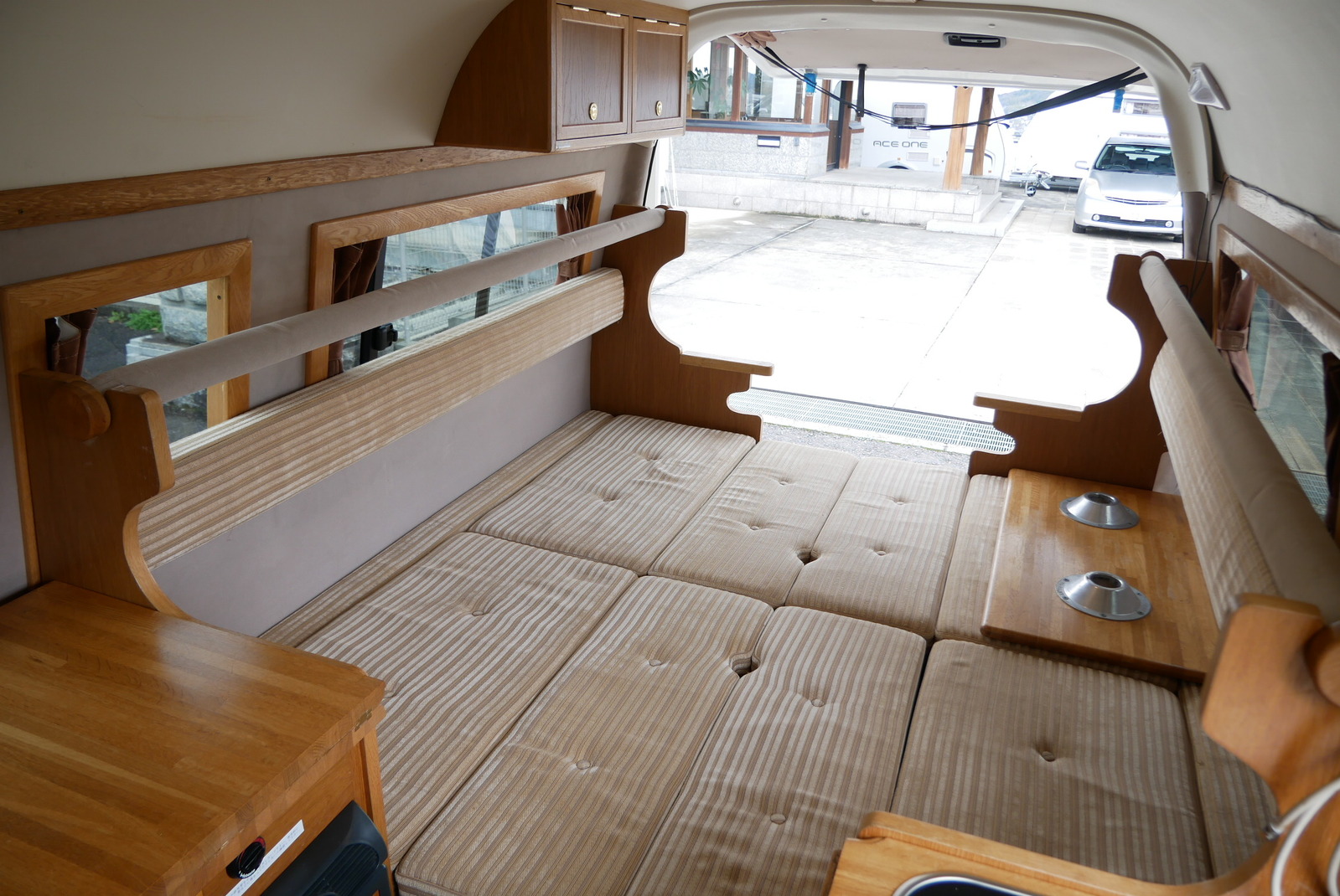 キャンピングカー バンコン ﾊｲｴｰｽｶﾄｰﾓｰﾀｰｱｼﾞｱﾝ FF暖房 ﾘﾁｳﾑ4WD