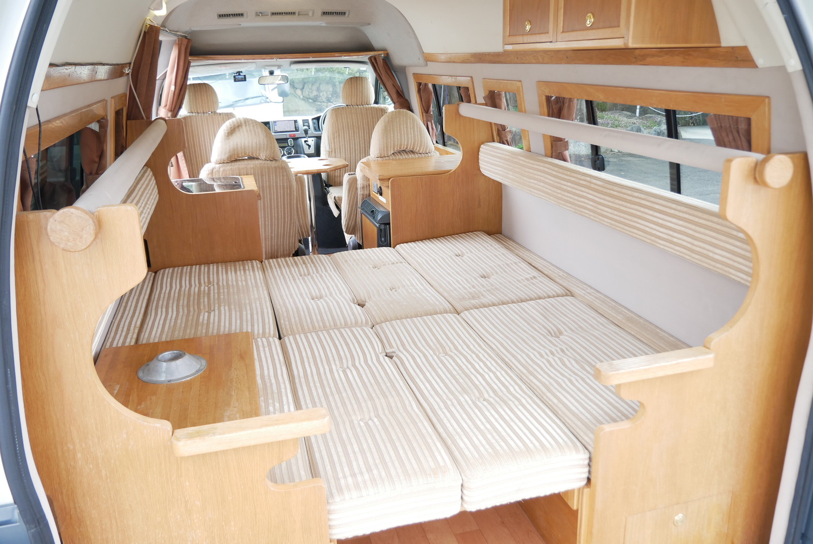 キャンピングカー バンコン ﾊｲｴｰｽｶﾄｰﾓｰﾀｰｱｼﾞｱﾝ FF暖房 ﾘﾁｳﾑ4WD