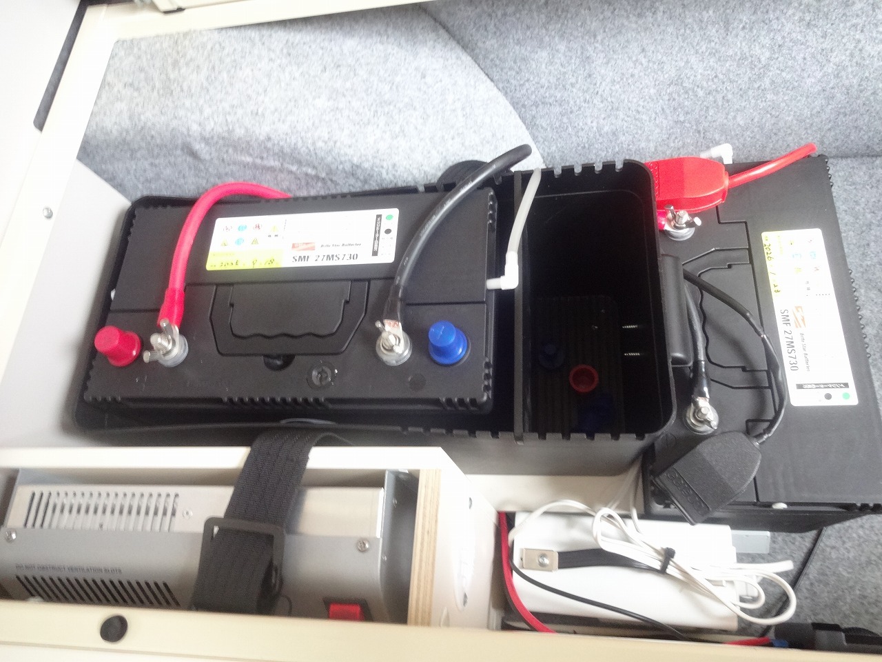 キャンピングカー トレーラー ﾍﾞｱﾌｯﾄ ｷｬﾗﾊﾞﾝ　温水　FF　冷蔵庫