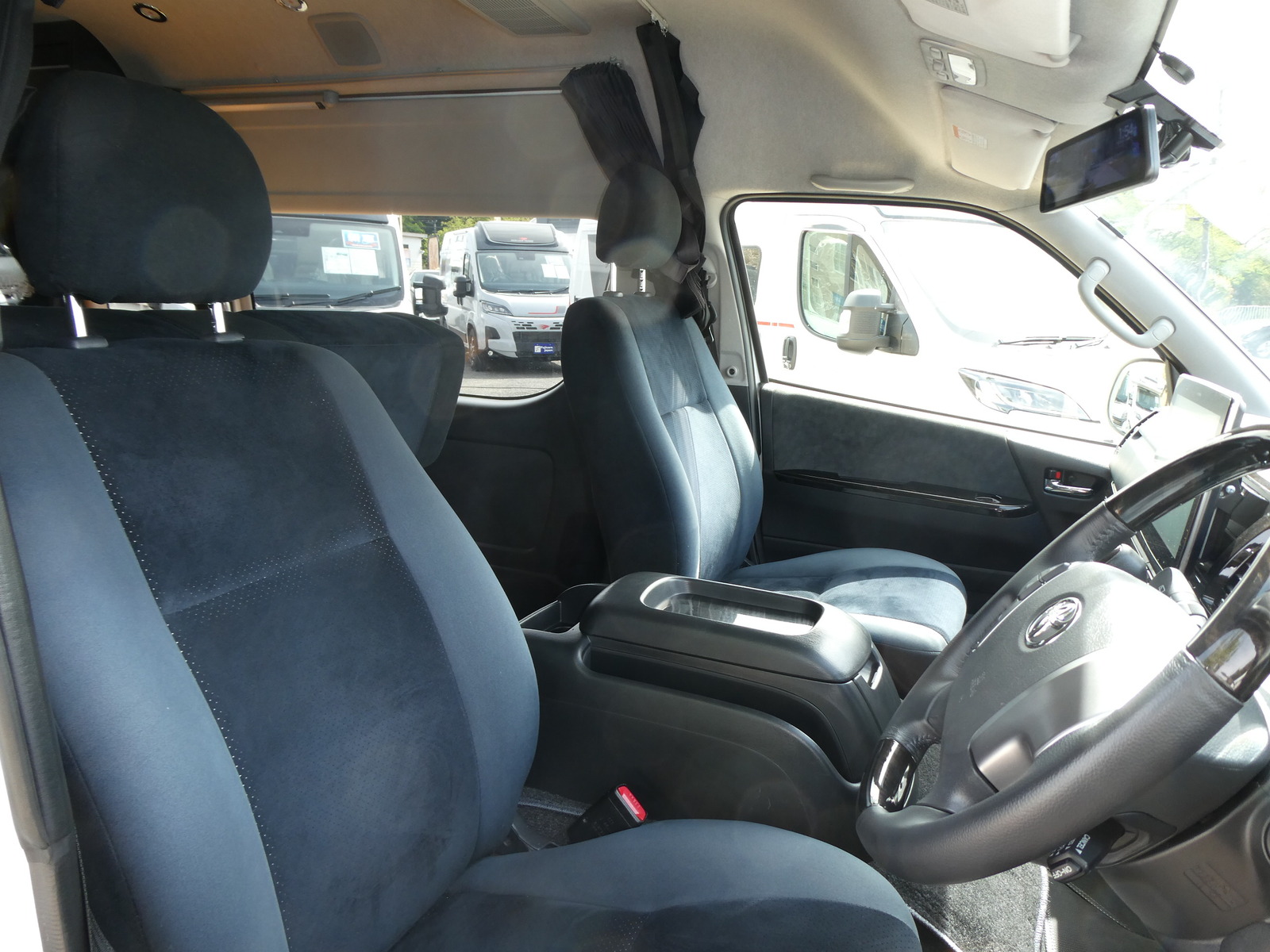 キャンピングカー バンコン ｸﾞﾗﾝﾄﾞｷｬﾋﾞﾝ　ｵﾘｼﾞﾅﾙ　社外ｽｰﾊﾟｰﾁｬｰｼﾞｬｰ