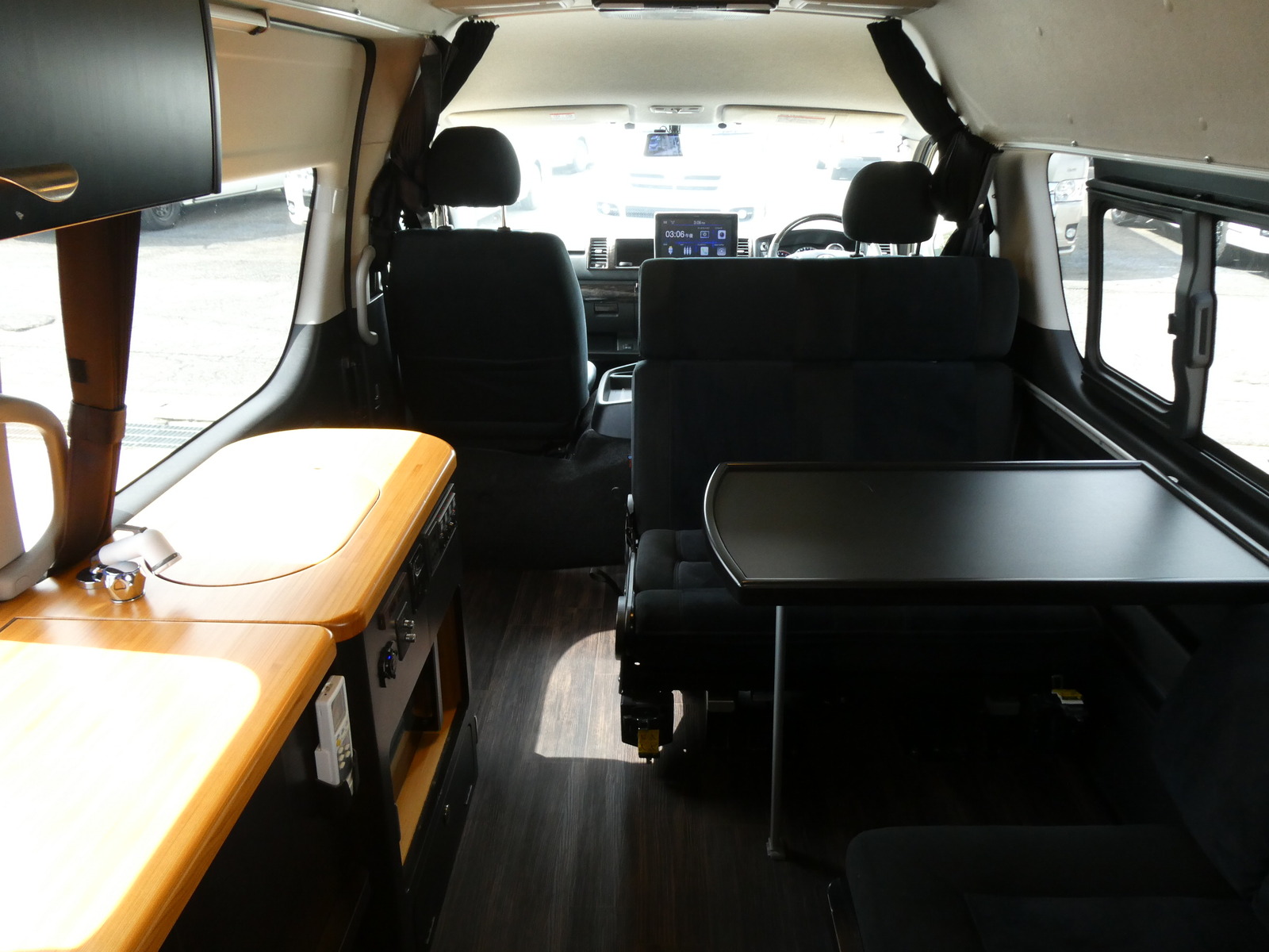 キャンピングカー バンコン ｸﾞﾗﾝﾄﾞｷｬﾋﾞﾝ　ｵﾘｼﾞﾅﾙ　社外ｽｰﾊﾟｰﾁｬｰｼﾞｬｰ