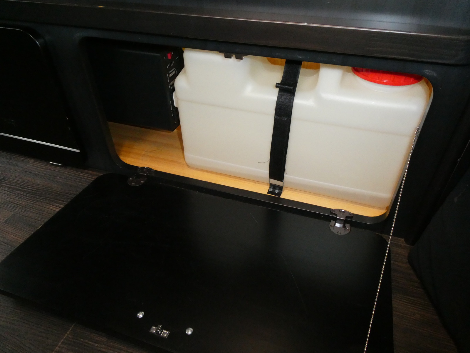 キャンピングカー バンコン ｸﾞﾗﾝﾄﾞｷｬﾋﾞﾝ　ｵﾘｼﾞﾅﾙ　社外ｽｰﾊﾟｰﾁｬｰｼﾞｬｰ