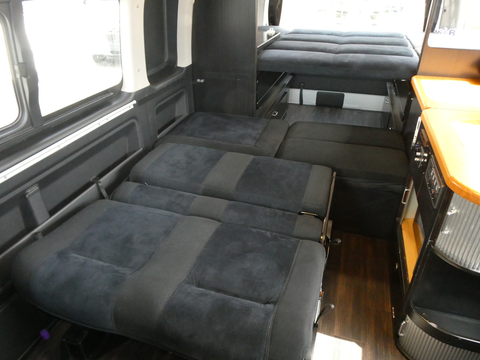 キャンピングカー バンコン ｸﾞﾗﾝﾄﾞｷｬﾋﾞﾝ　ｵﾘｼﾞﾅﾙ　社外ｽｰﾊﾟｰﾁｬｰｼﾞｬｰ