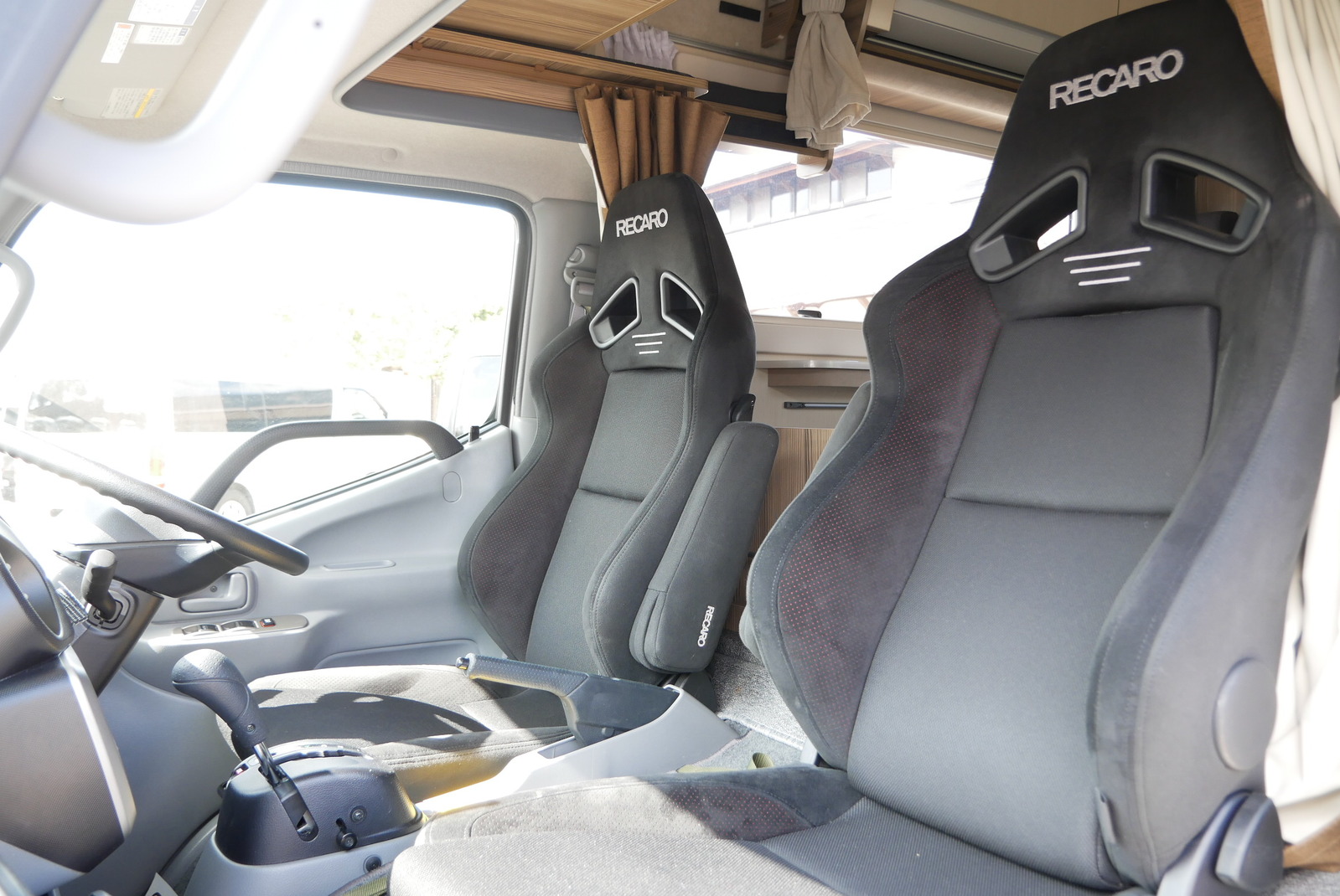 キャンピングカー キャブコン ｶﾑﾛｰﾄﾞﾊﾞﾝﾃｯｸ ｼﾞﾙ520 家ｴｱｺﾝ 4WD