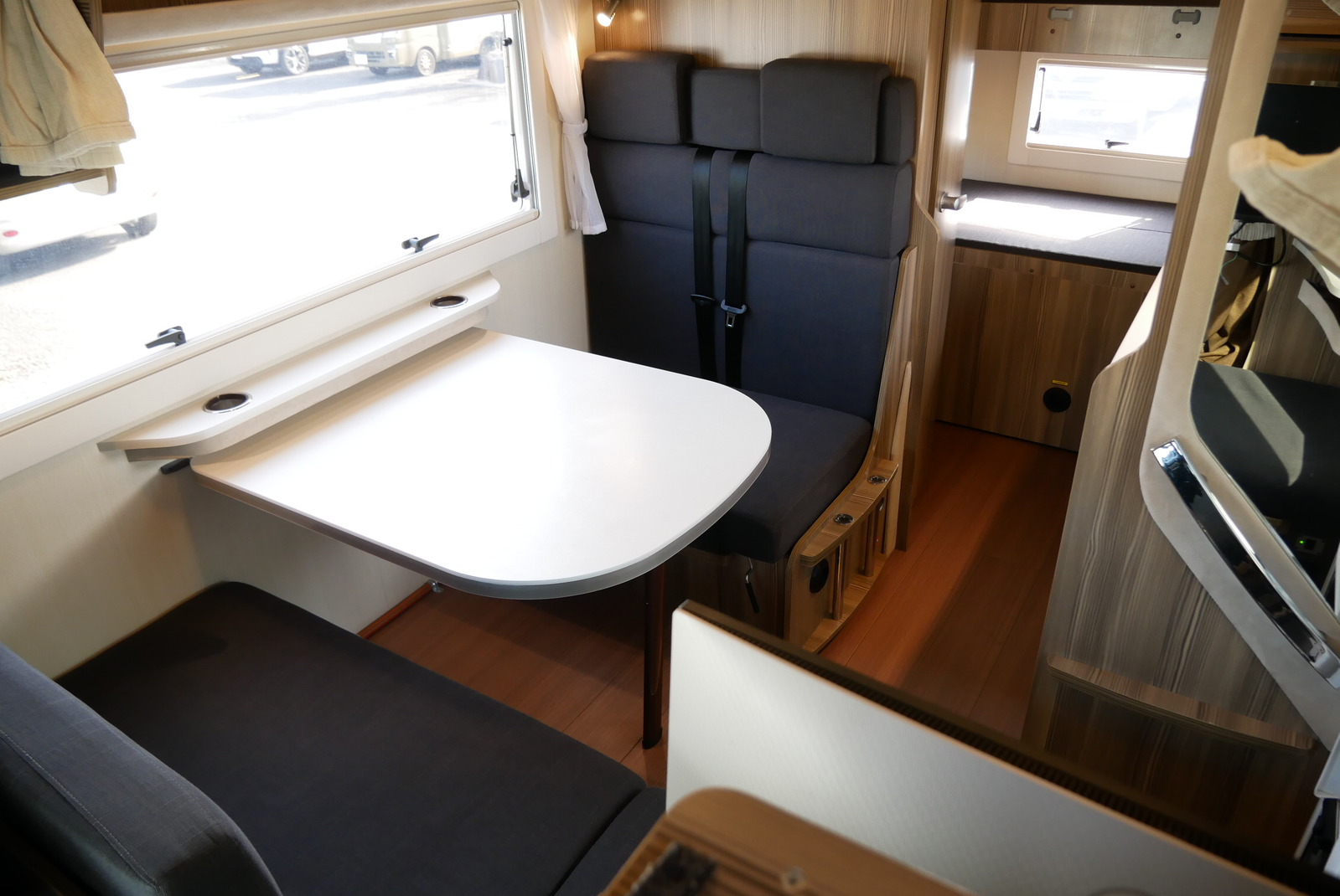 キャンピングカー キャブコン ｶﾑﾛｰﾄﾞﾊﾞﾝﾃｯｸ ｼﾞﾙ520 家ｴｱｺﾝ 4WD