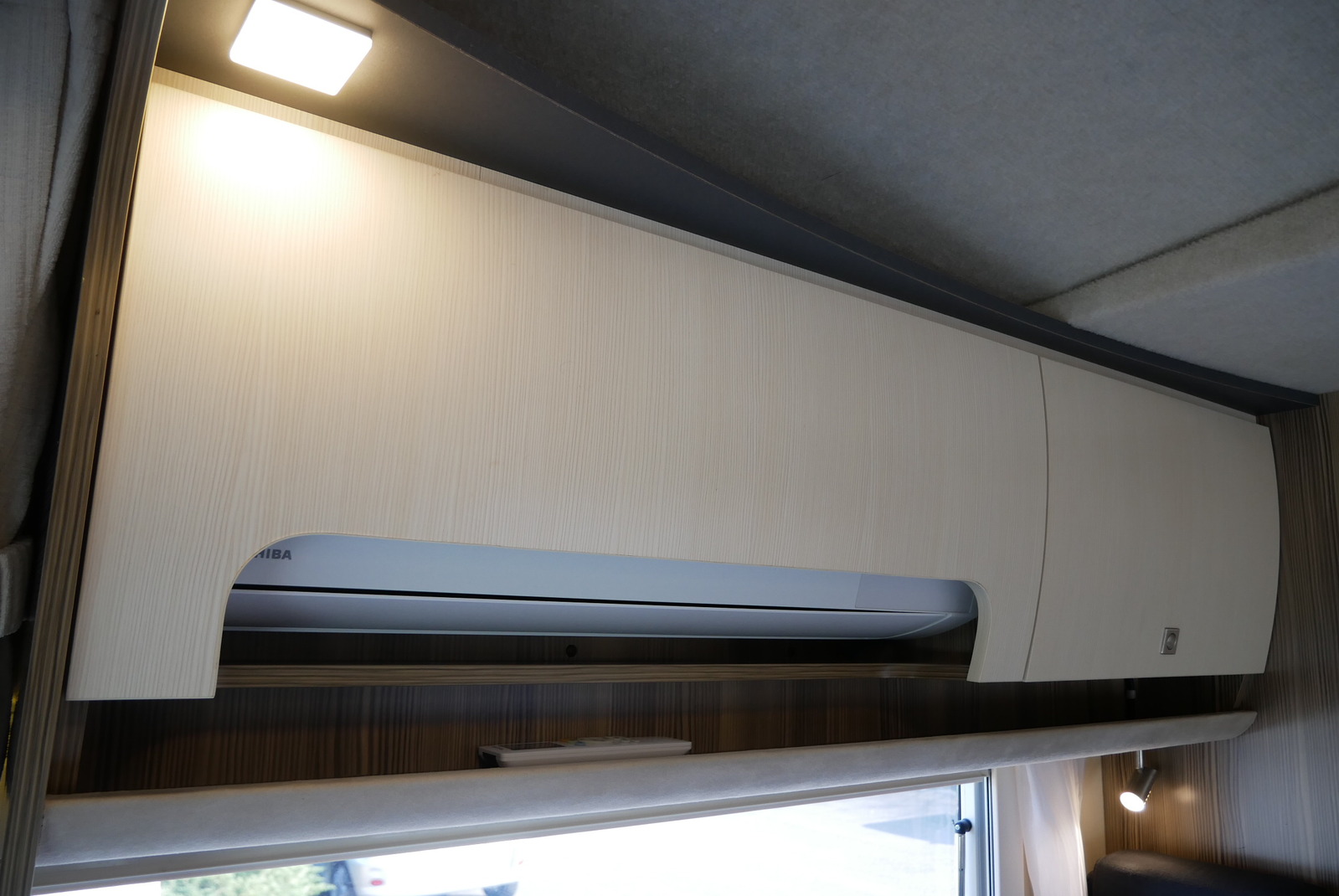 キャンピングカー キャブコン ｶﾑﾛｰﾄﾞﾊﾞﾝﾃｯｸ ｼﾞﾙ520 家ｴｱｺﾝ 4WD