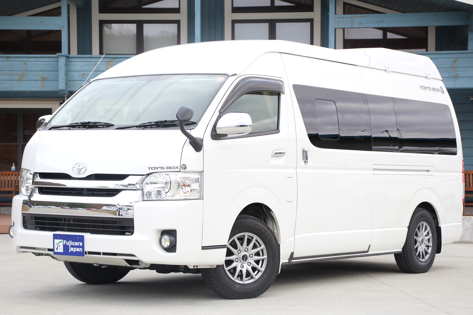 キャンピングカー バンコン ﾊｲｴｰｽ ﾄｲｽﾞﾎﾞｯｸｽ540 家庭用ｴｱｺﾝ 4WD