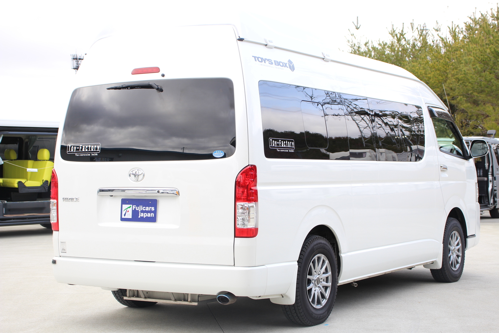 キャンピングカー バンコン ﾊｲｴｰｽ ﾄｲｽﾞﾎﾞｯｸｽ540 家庭用ｴｱｺﾝ 4WD