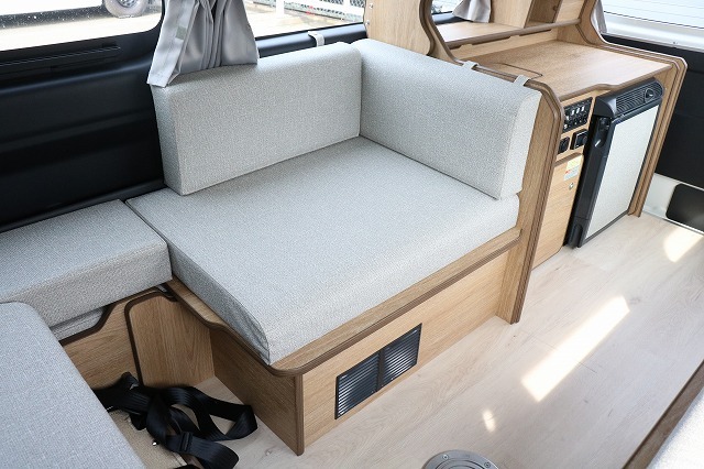 キャンピングカー バンコン ﾊｲｴｰｽ　FOCS DS-F 4WD FFﾋｰﾀｰ