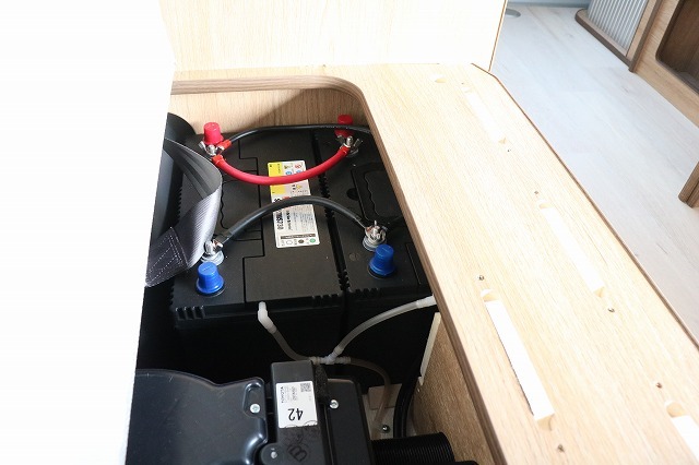 キャンピングカー バンコン ﾊｲｴｰｽ　FOCS DS-F 4WD FFﾋｰﾀｰ